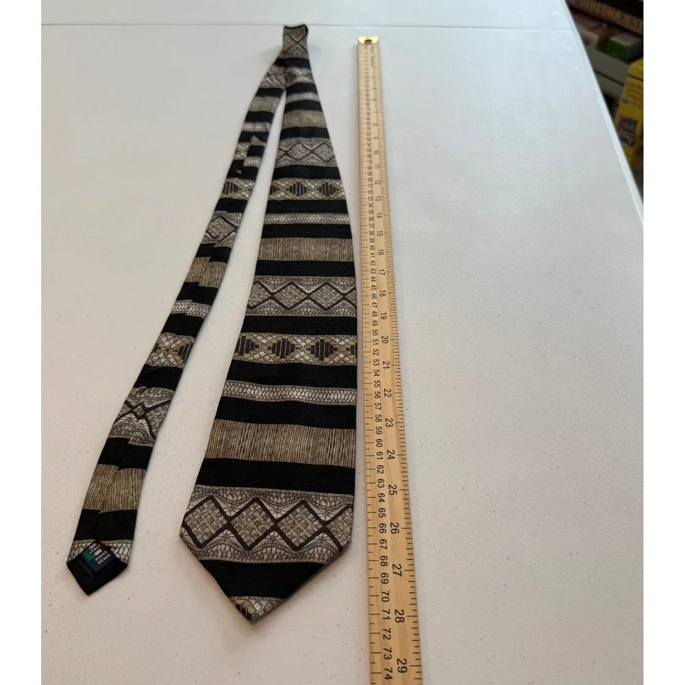Mulberry silk necktie